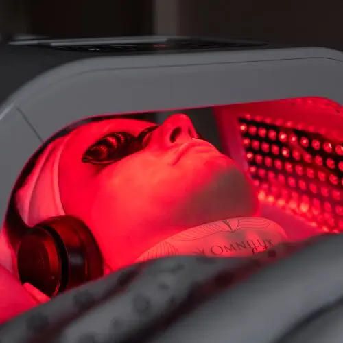 LED Light Therapy Facial to Reduce Redness and Enhance Healing
